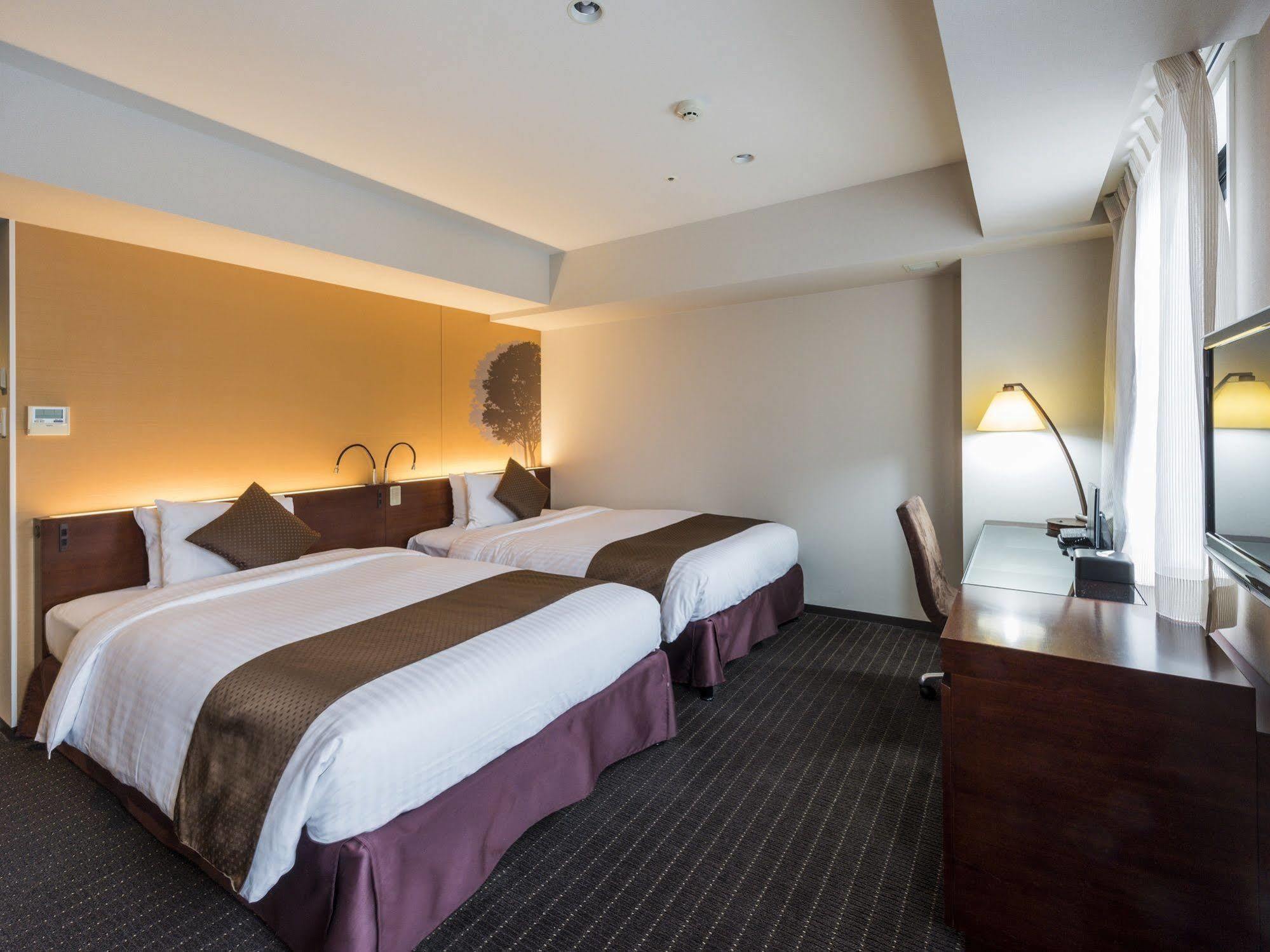 Keihan Hotel 3*